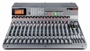 FOSTEX LR-16 LIVE RECORDING MIXER