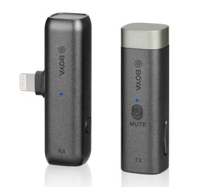 Microfono wireless Boya BY-WM3D montato su shock/clip-on