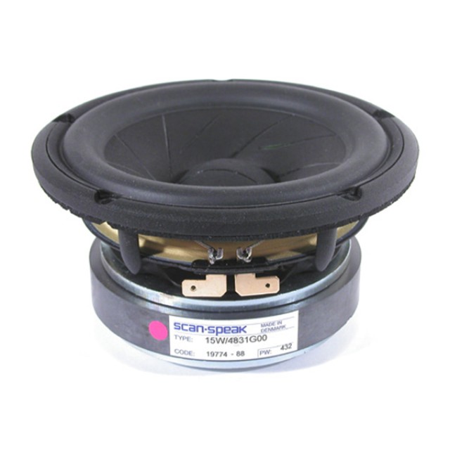 ScanSpeak 18W / 4831G00 Midwoofer 148,25 mm 70 vatios 90 db 4 ohmios REVELADOR