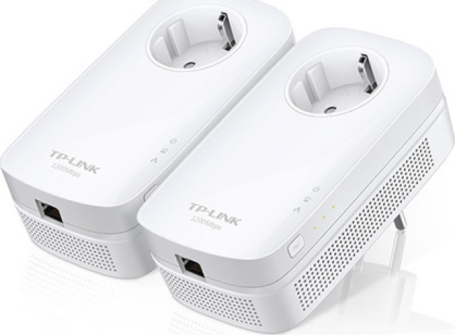 TP-LINK TL-PA8010P KIT v1 Powerline Dual for Wired Connection with Passthrough Socket and Gigabit Ethernet Port