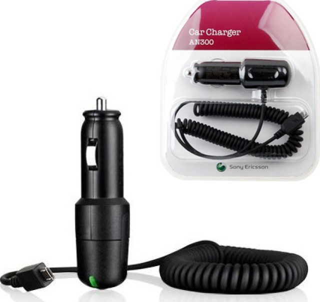 Sony Ericsson, AN300, Cargador de coche con micro-USB 700mA.