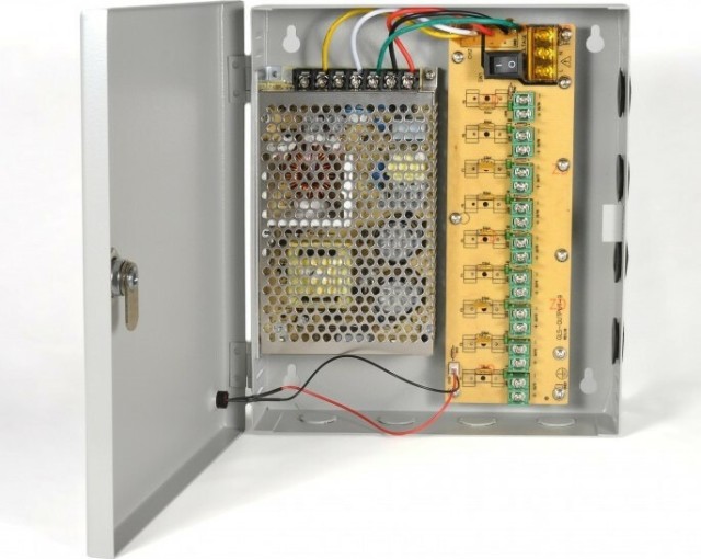 SN-G-SCP-1250-9 ΚΕΝΤΡΙΚΟ ΤΡΟΦΟΔΟΤΙΚΟ 9 ΚΑΝΑΛΙΩΝ 12V 3,6A ME ΦΟΡΤΙΣΗ ΜΠΑΤΑΡΙΑΣ