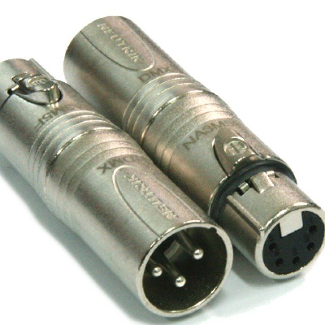 Neutrik, NA3M5F, Adattatore DMX Maschio XLR 3p. in XLR Femmina 5p.